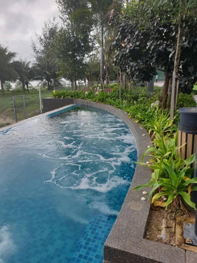Casa Raudhah @ Timurbay Seafront Residence Kampung Sungai Karang Esterno foto